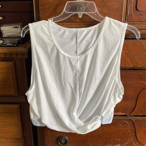 Fabletics Cashel Front TwistTank